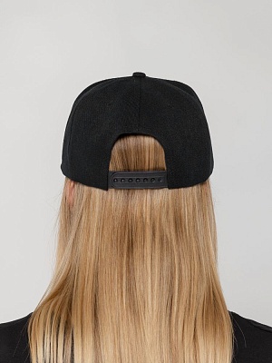 Бейсболка Snapback с прямым козырьком