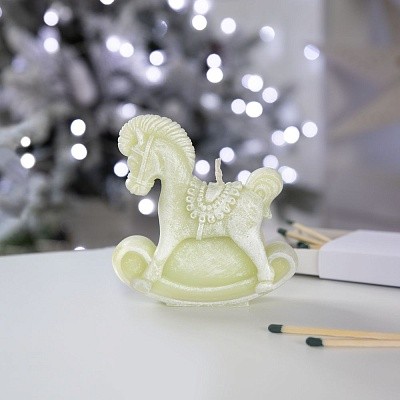 Свеча фигурная «Лошадка-качалка»