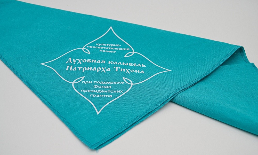 Платок с логотипом