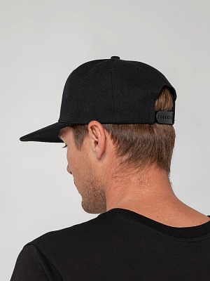 Бейсболка Snapback с прямым козырьком