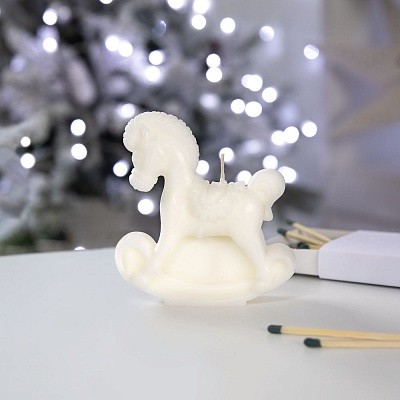 Свеча фигурная «Лошадка-качалка»