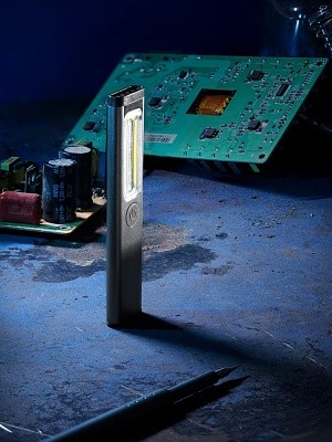 Фонарик-факел аккумуляторный Wallis с магнитом