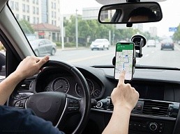 Держатель для смартфона Cleaver с беспроводной зарядкой